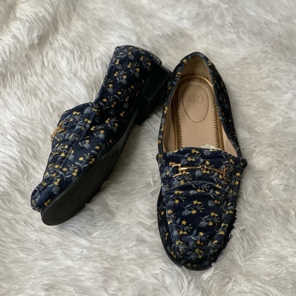 Cabi velvet floral loafers carnavy size 9 - Picture 13 of 13